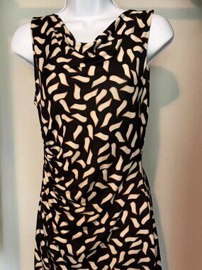 Flattering dress by Diane von Furstenberg. Size 10 fits like 8